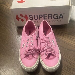 BRAND NEW Superga Women's Vibrant Pink Sneakers